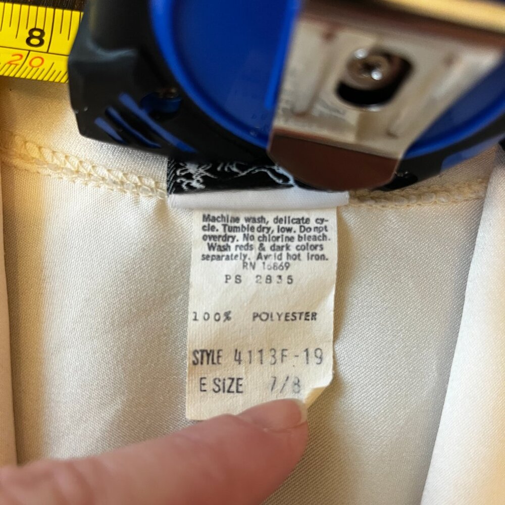 Vintage Salem Cream Satin Button Front Blouse Gold Buttons Womens 7/8 - Picture 6 of 7